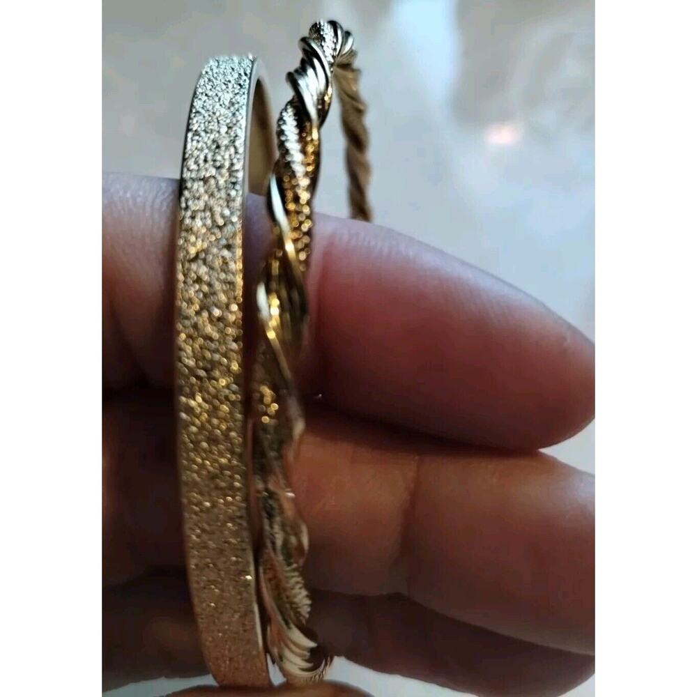 Monet Vintage Bracelet Bangles Rope & Glittery Gold Tone Metal Lot Of Two (2) - Picture 9 of 11